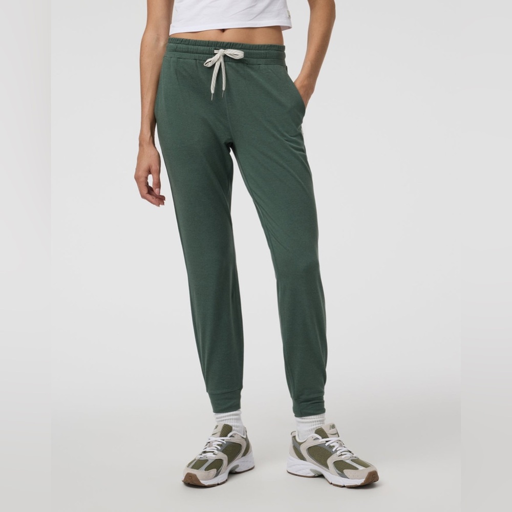 Vuori Women’s DreamKnit Performance Jogger NWOT in Marsh Heather SOLD OUT COLOR
